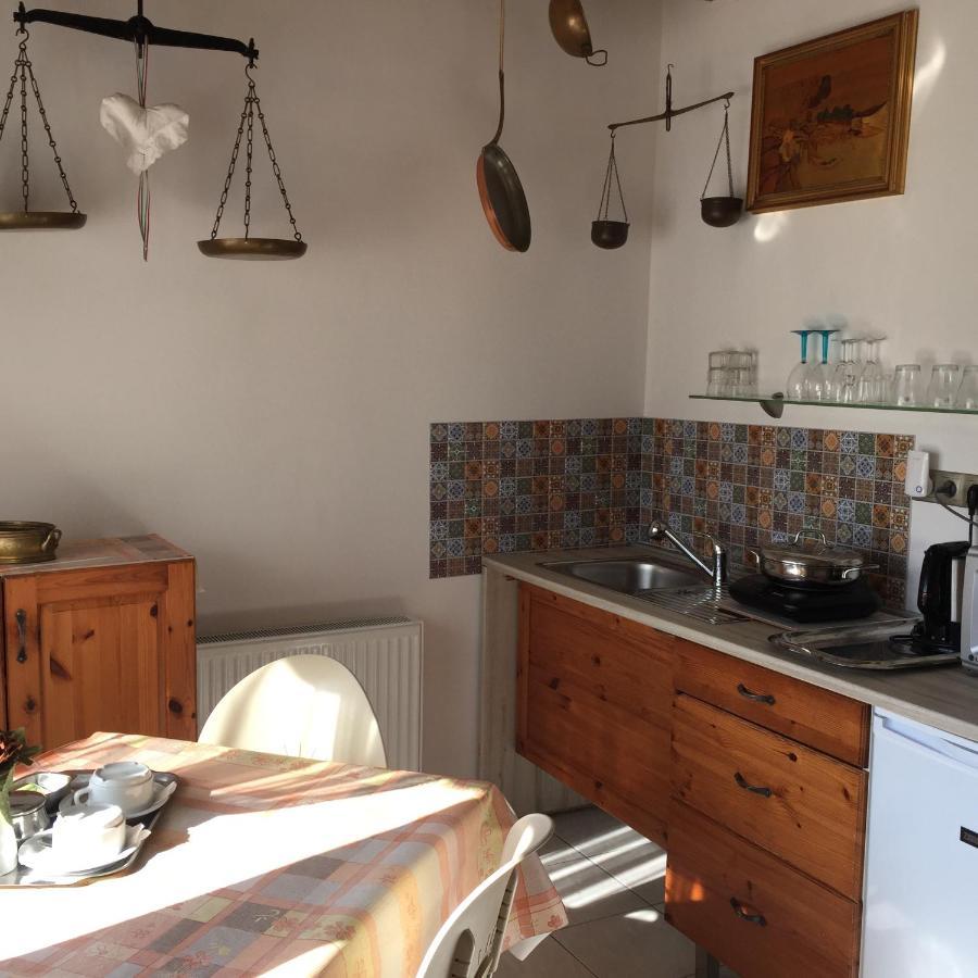 Mandula Haz Hotel Veszprem Bagian luar foto
