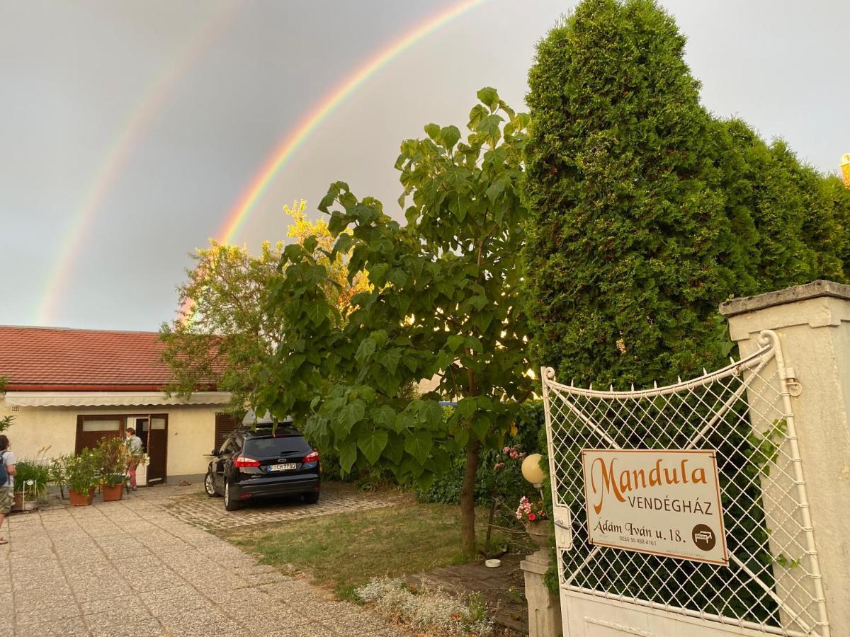 Mandula Haz Hotel Veszprem Bagian luar foto