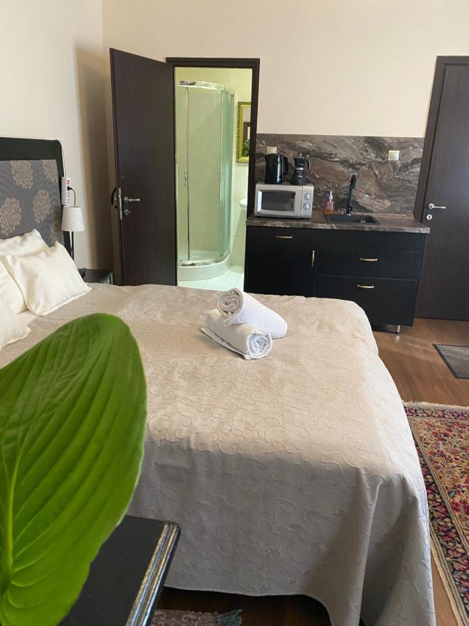 Mandula Haz Hotel Veszprem Bagian luar foto