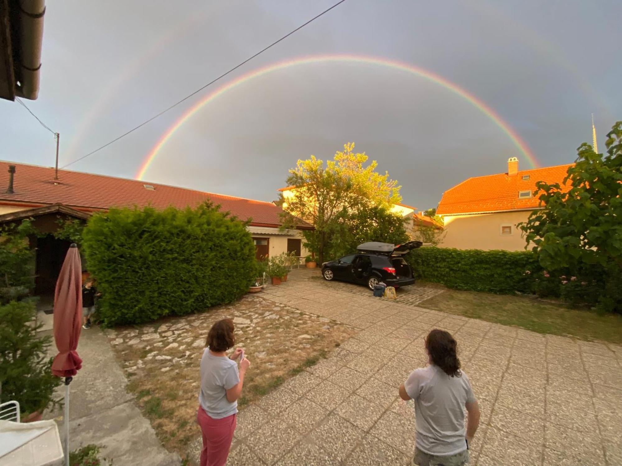Mandula Haz Hotel Veszprem Bagian luar foto