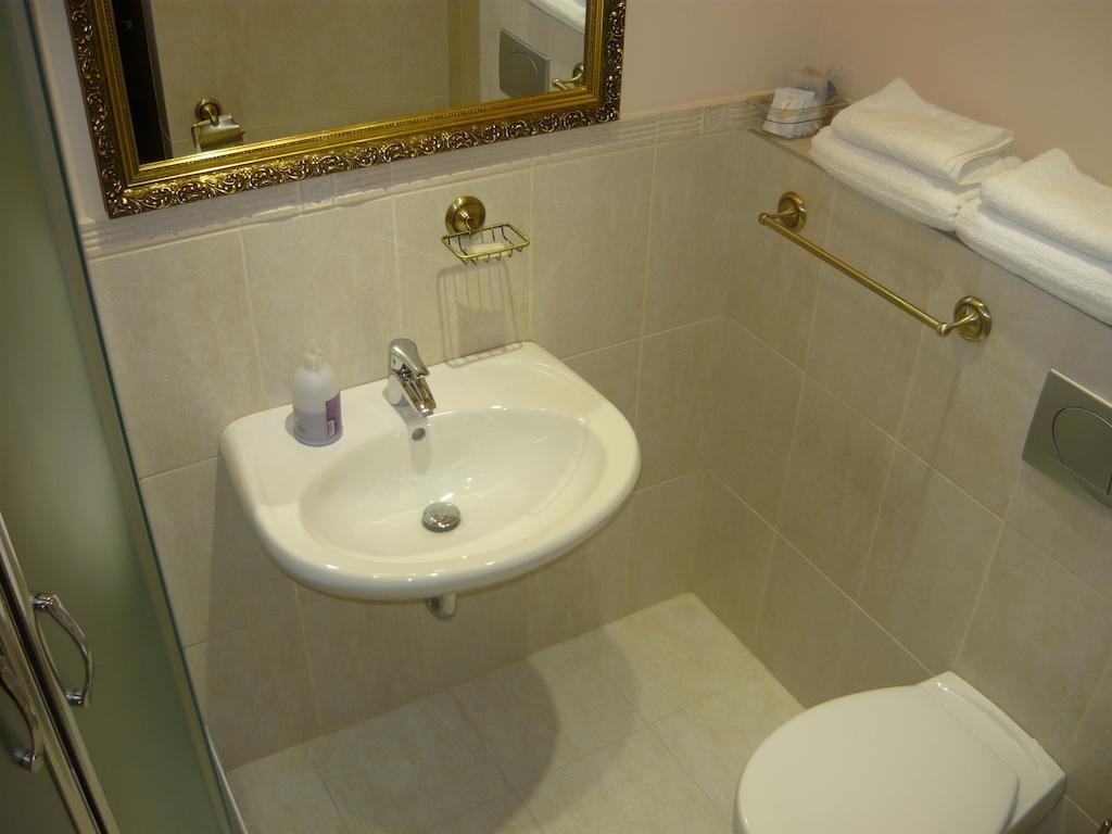 Mandula Haz Hotel Veszprem Ruang foto
